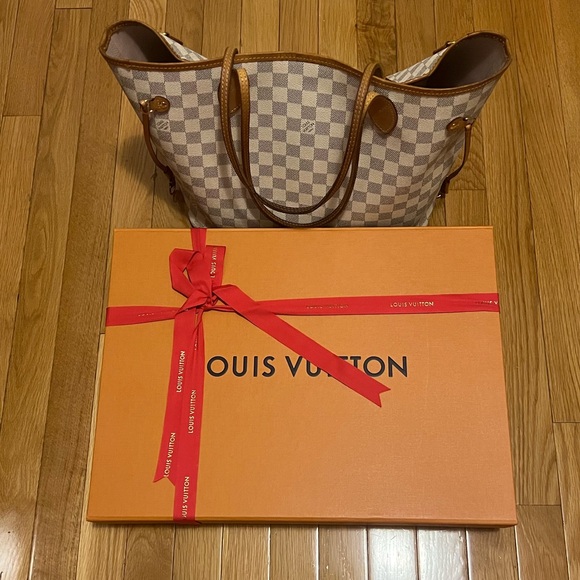 Louis Vuitton Neverfull MM - Picture 3 of 15